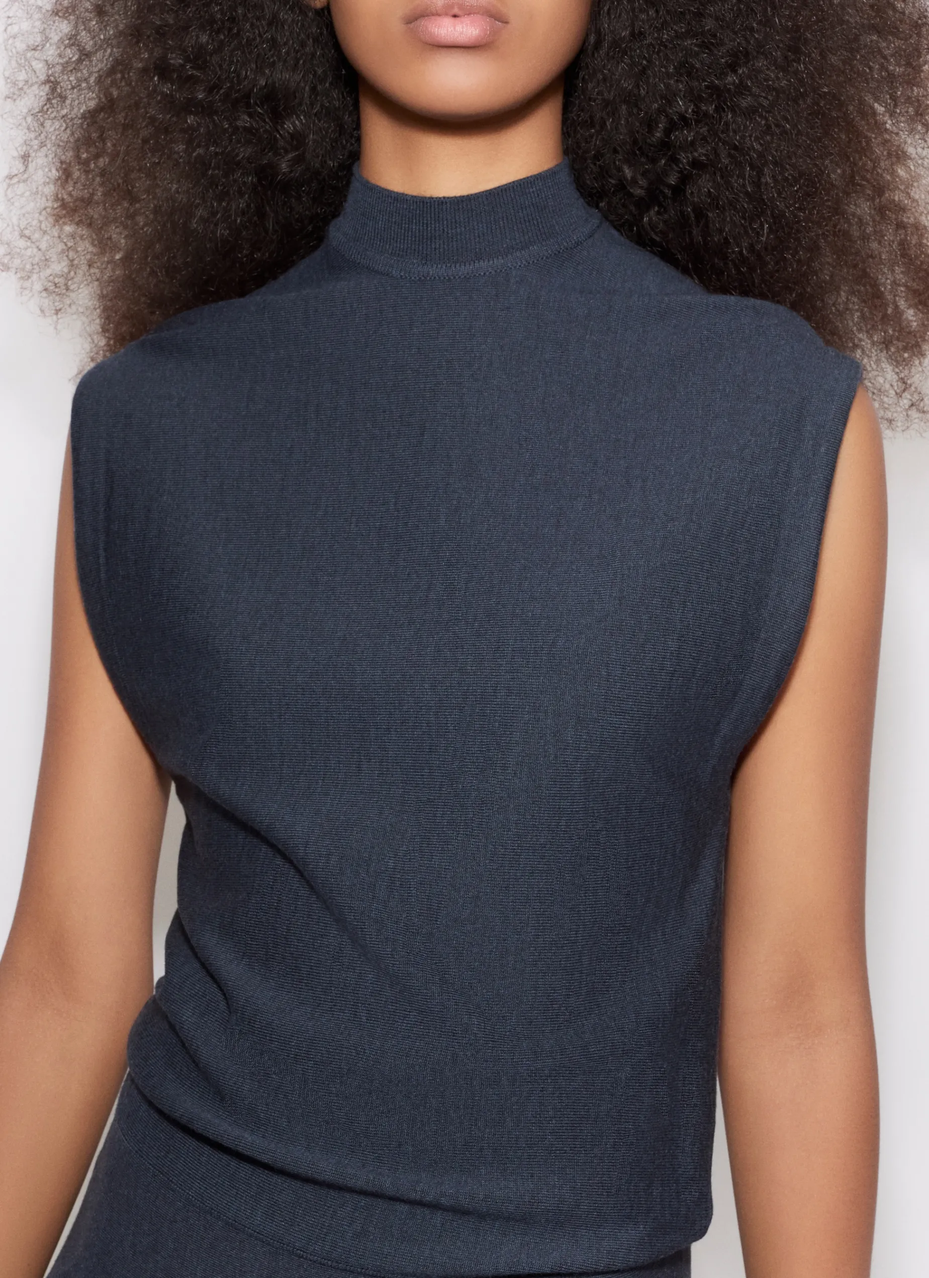 CAP SLEEVE DRESS IN SCULPTURAL GODET KNIT