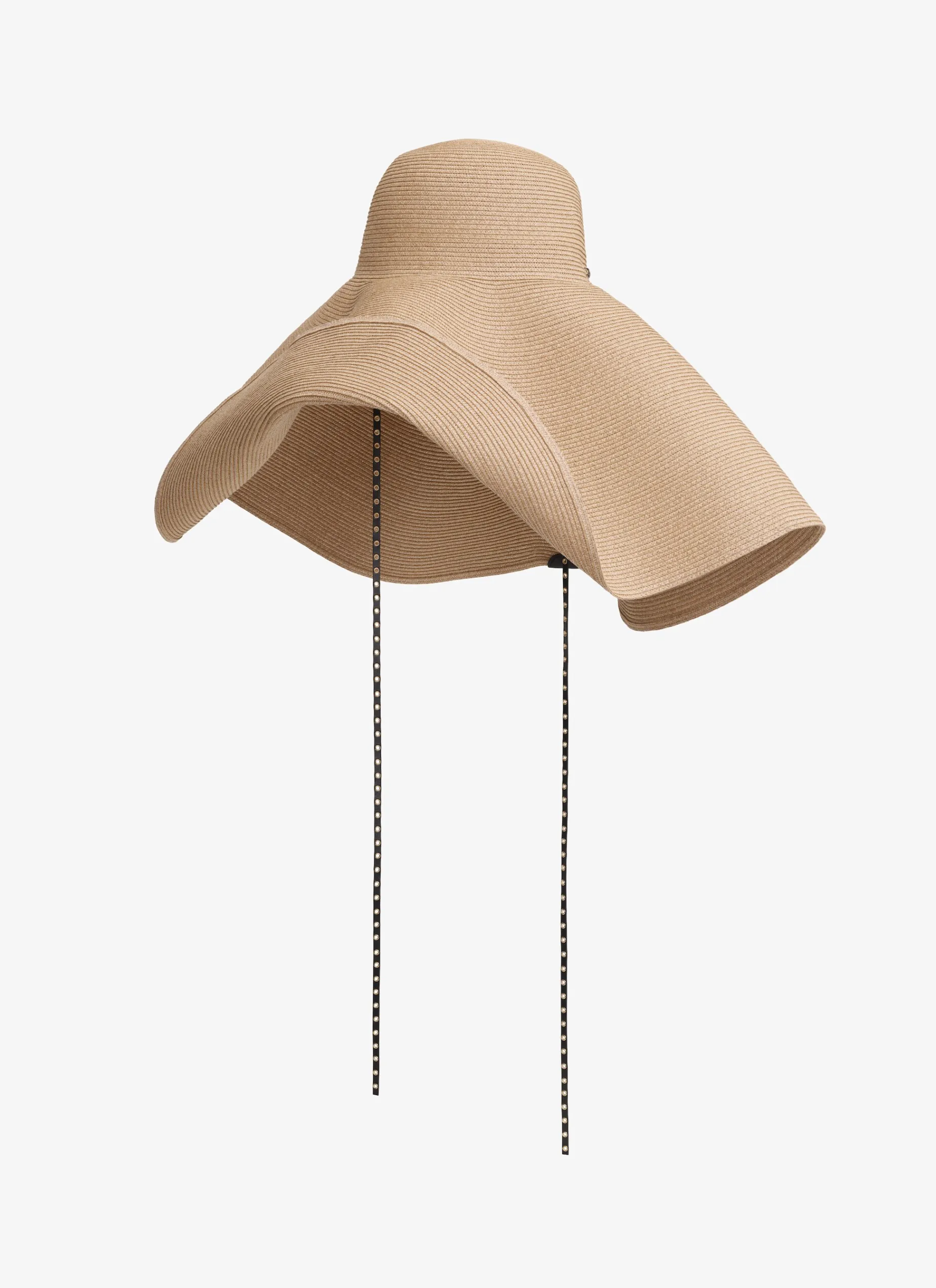 CAPELINE HAT IN PAPER STRAW
