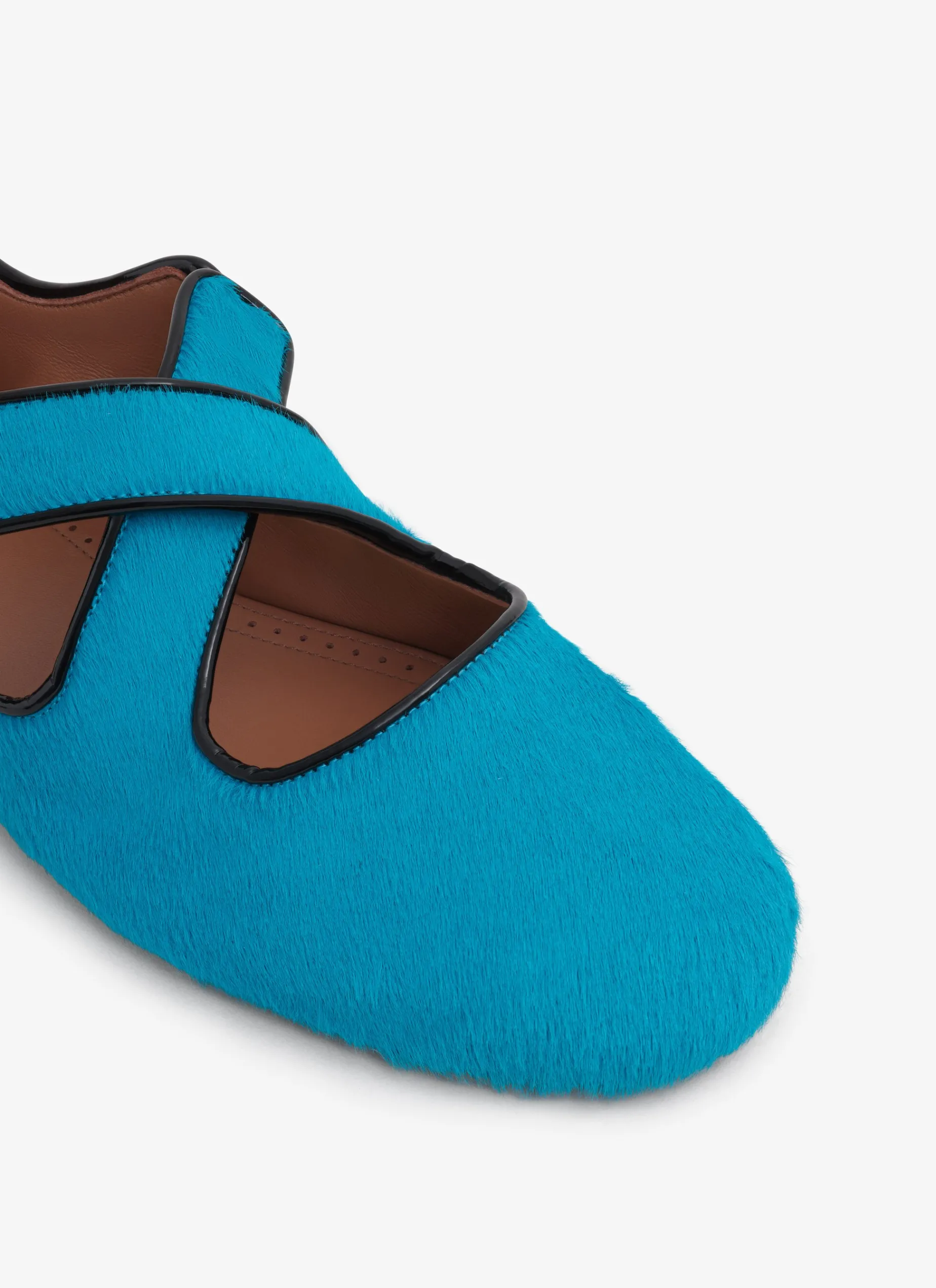 CRISS CROSS BALLET FLATS IN HAIRCALF