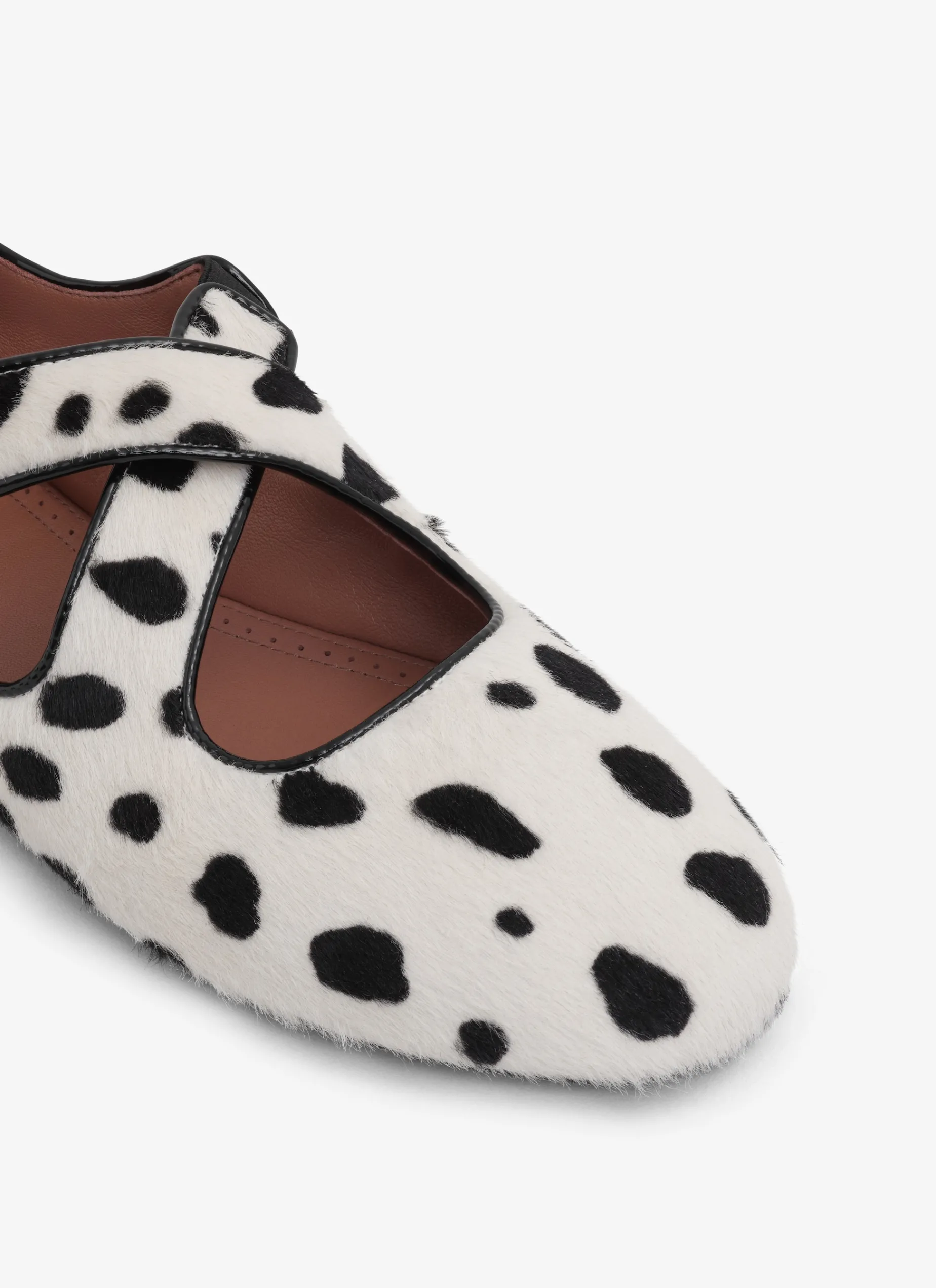 CRISS CROSS BALLET FLATS IN DOTS HAIRCALF