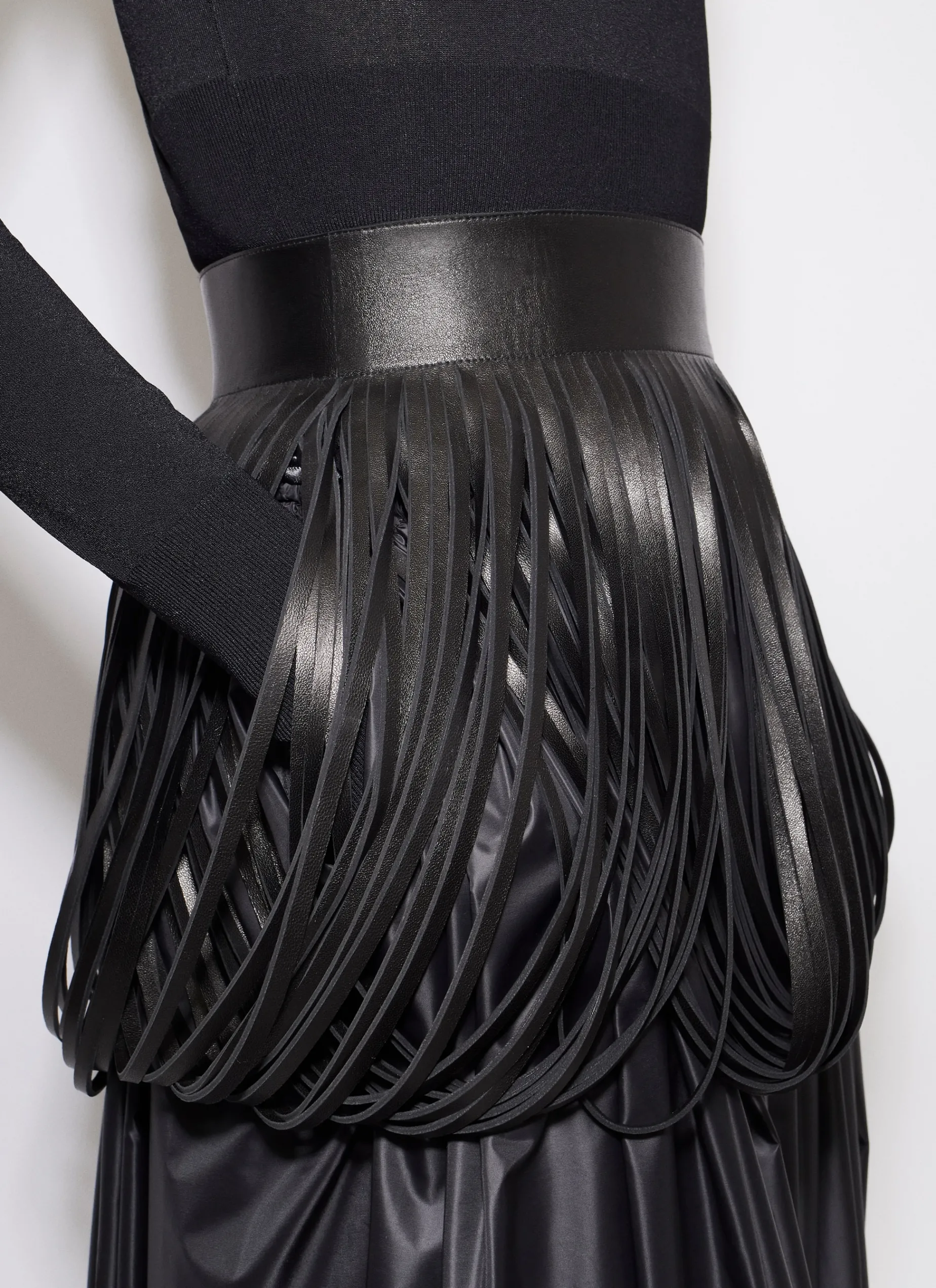 FRINGED LEATHER BELT