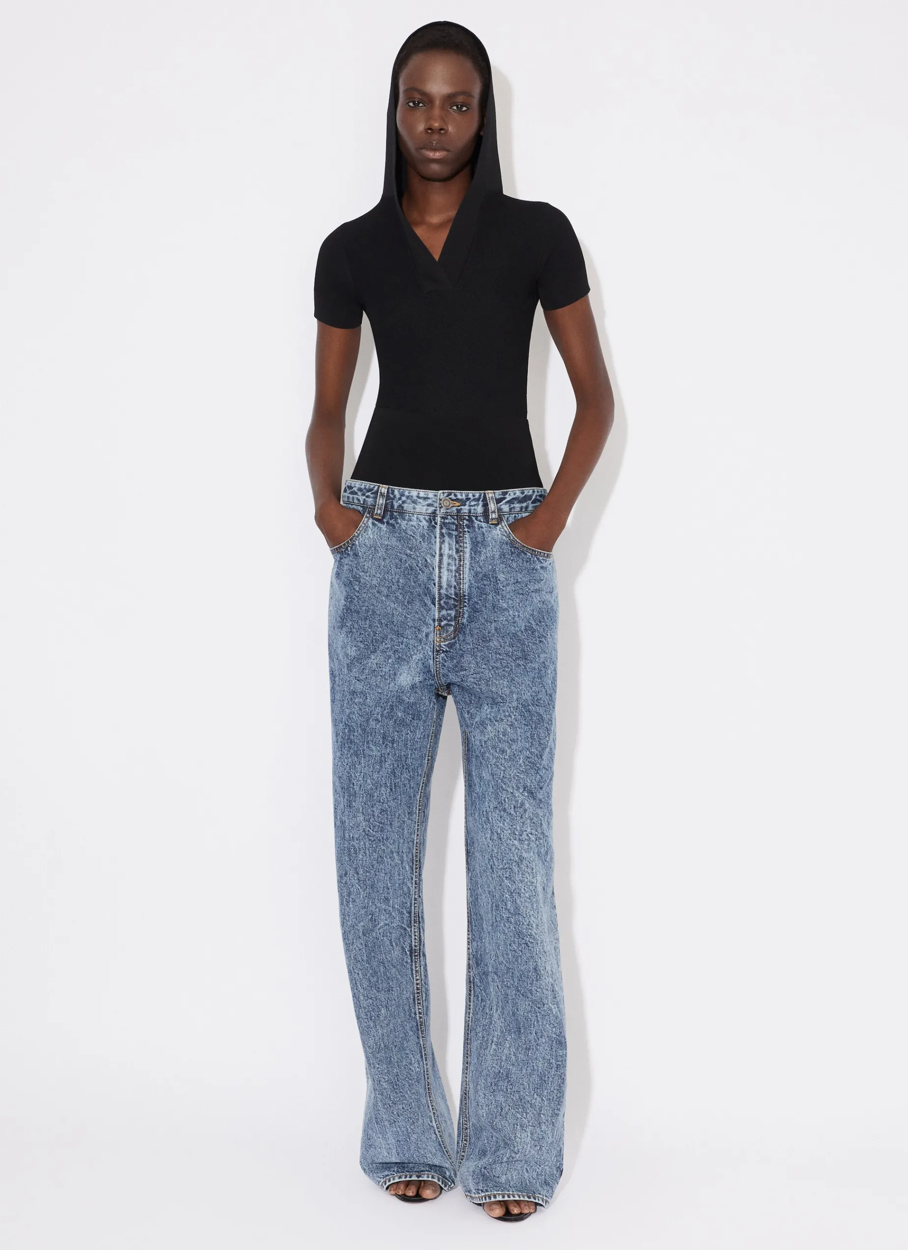 KNIT BAND JEANS IN SNOW DENIM