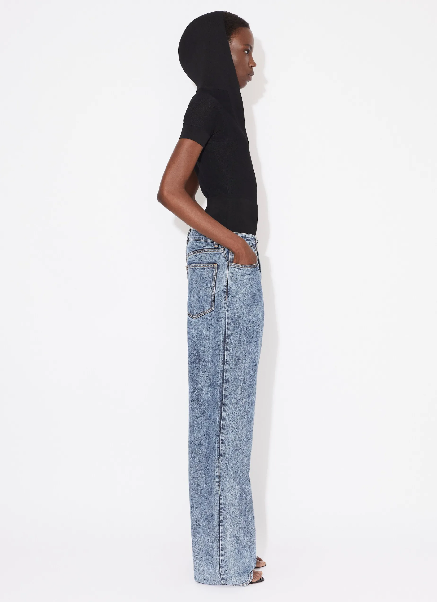 KNIT BAND JEANS IN SNOW DENIM