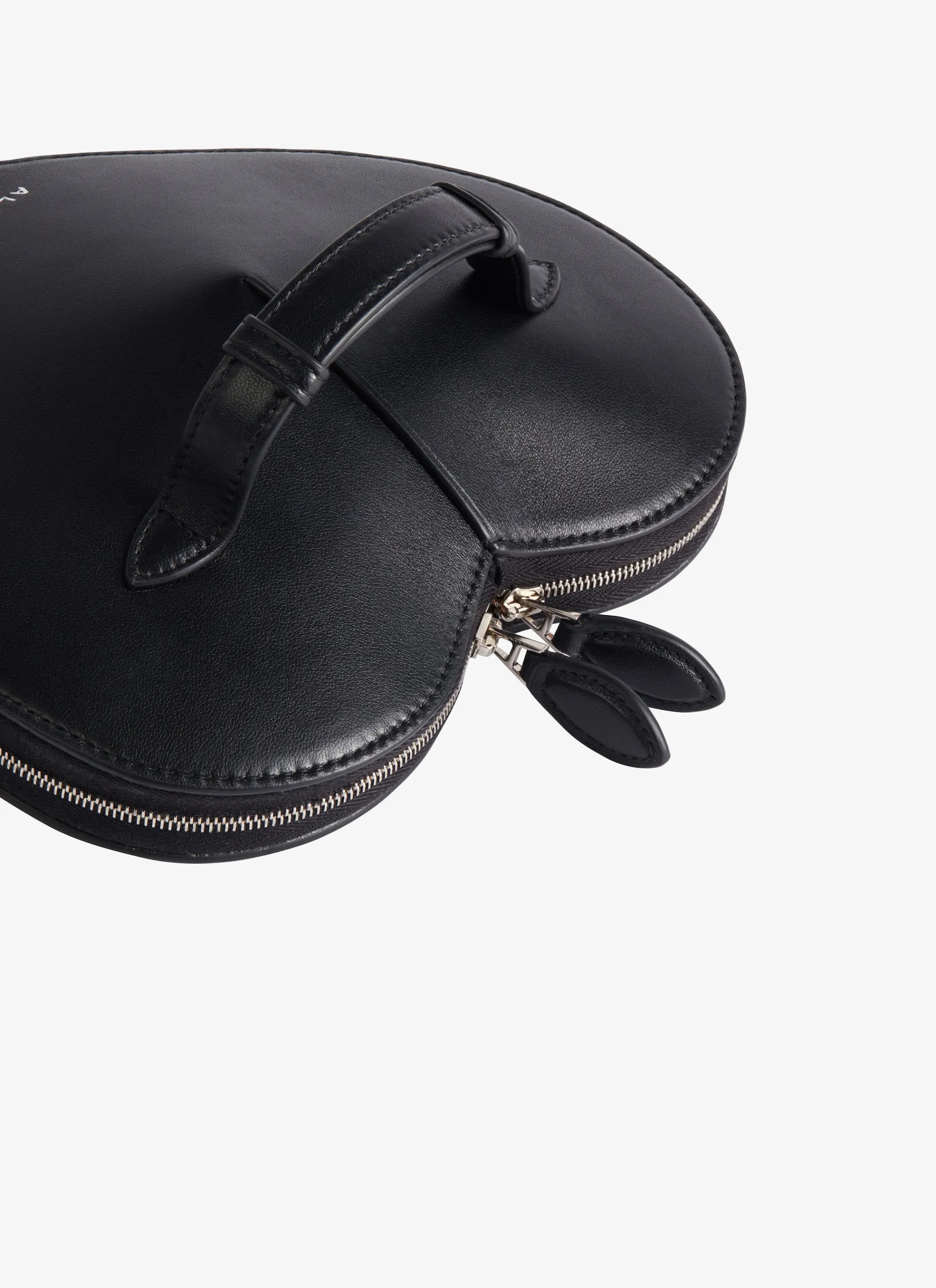 Le Coeur Pouch In Calfskin