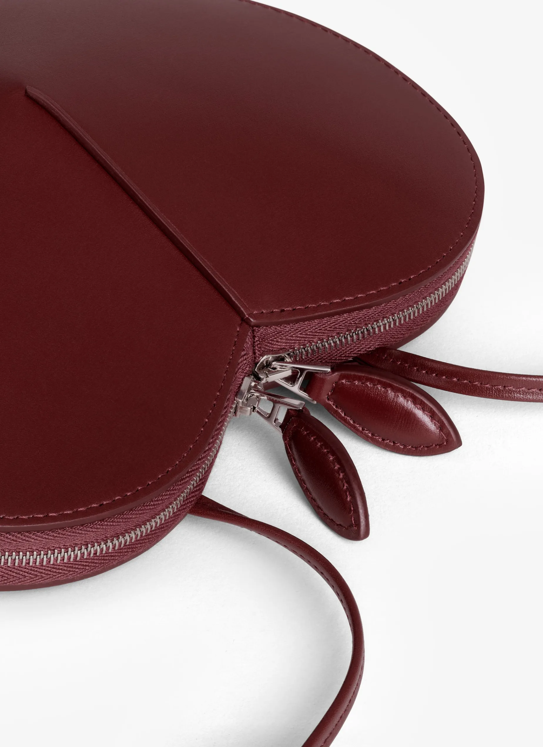 LE CŒUR BAG IN CALFSKIN