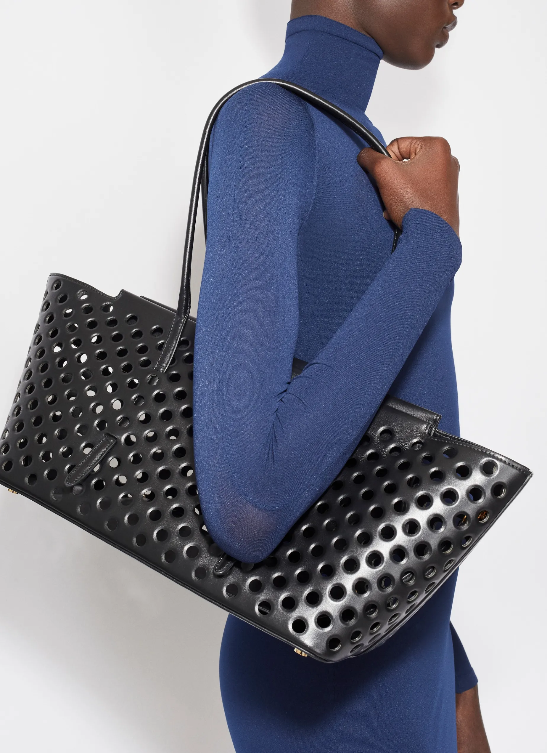 NEO MINA 32 BAG IN PERFORATED CALFSKIN