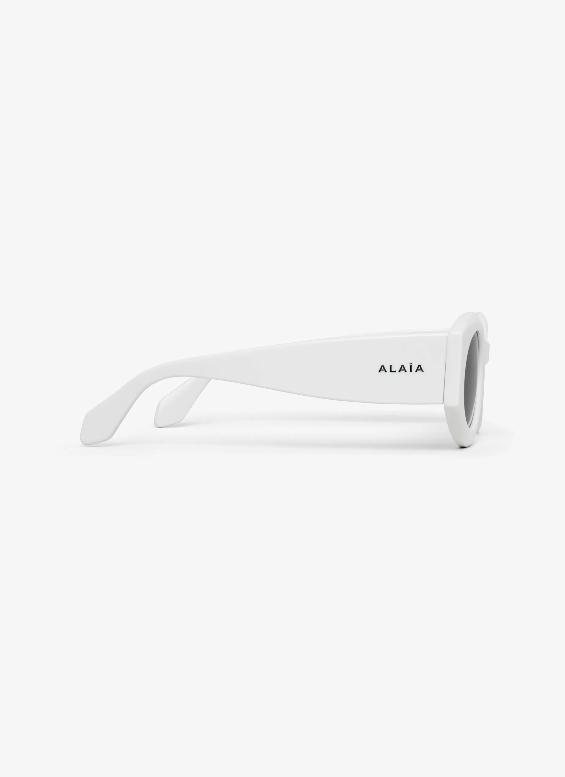 OVAL SUNGLASSES