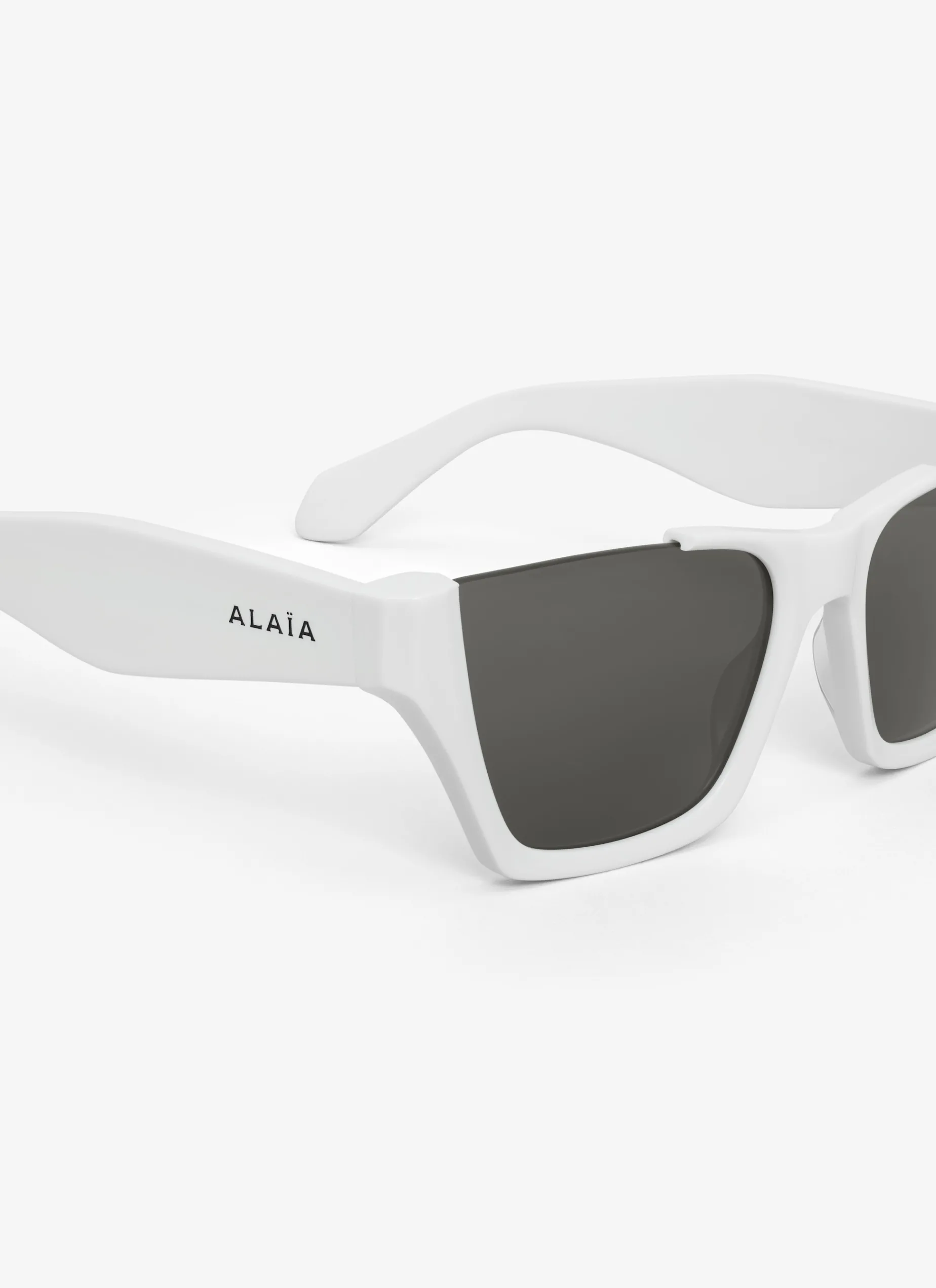 RECTANGULAR SUNGLASSES