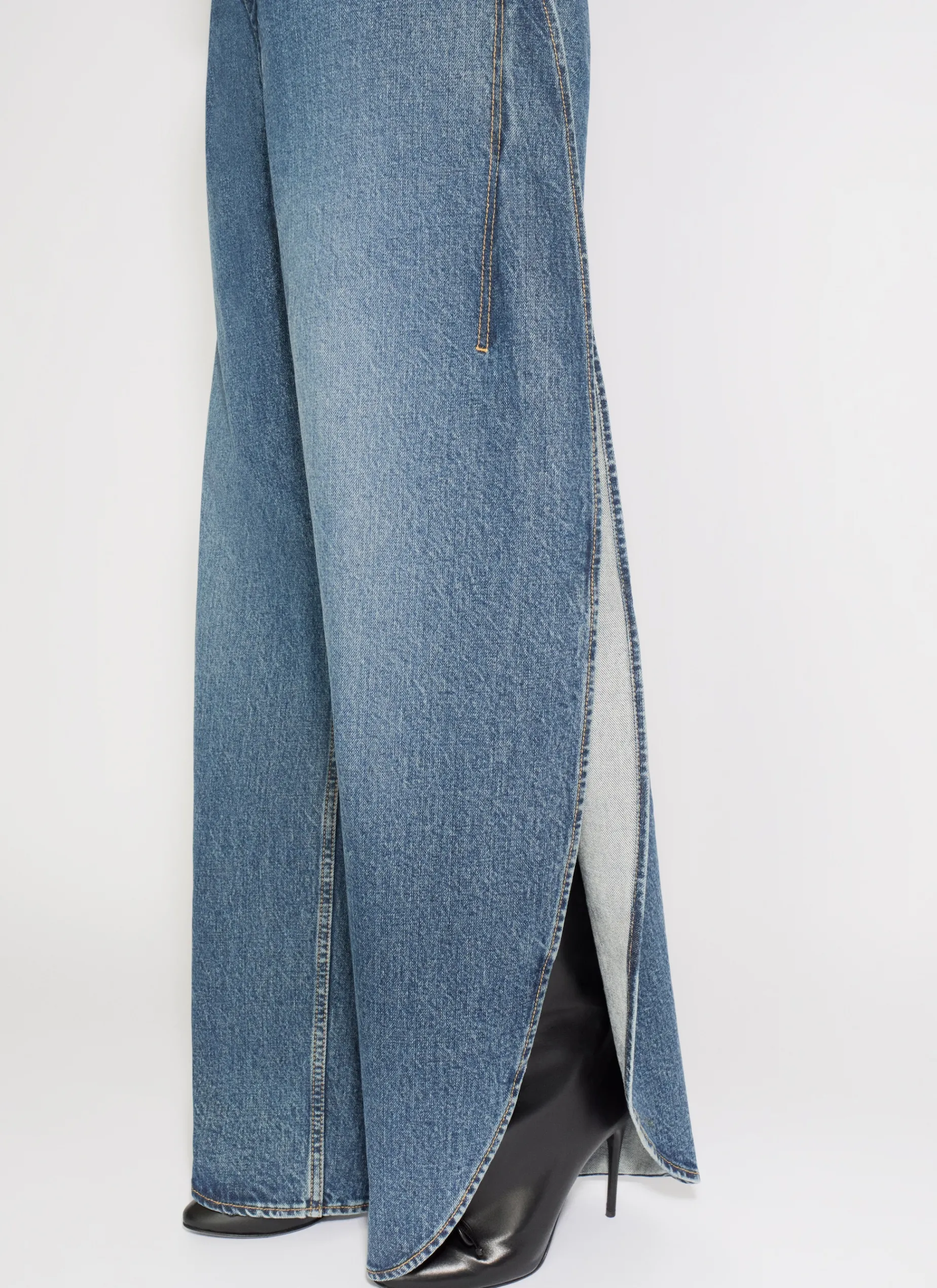 ROUND JEANS IN STONE DENIM