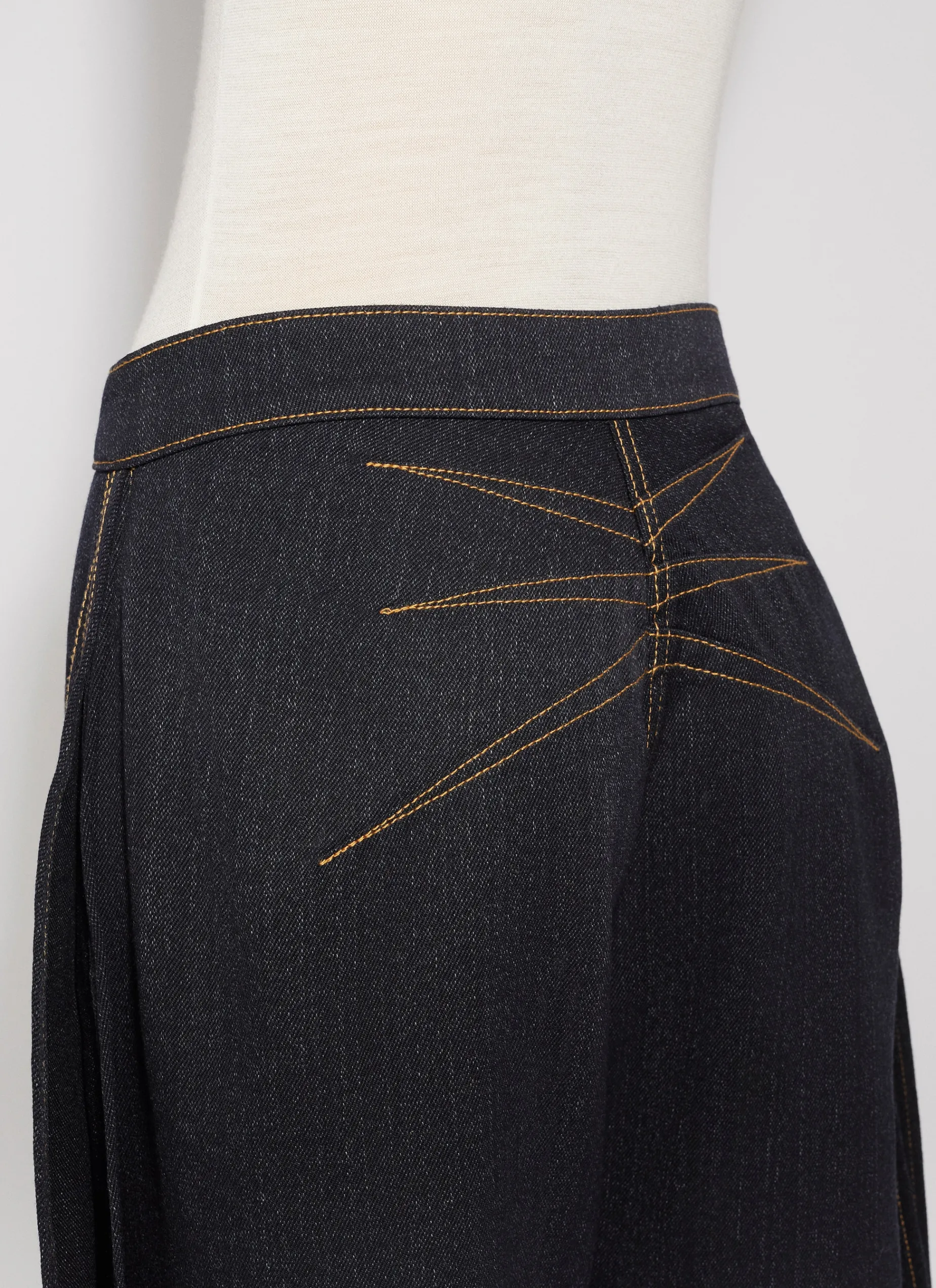ROUND JEANS IN WOOL DENIM